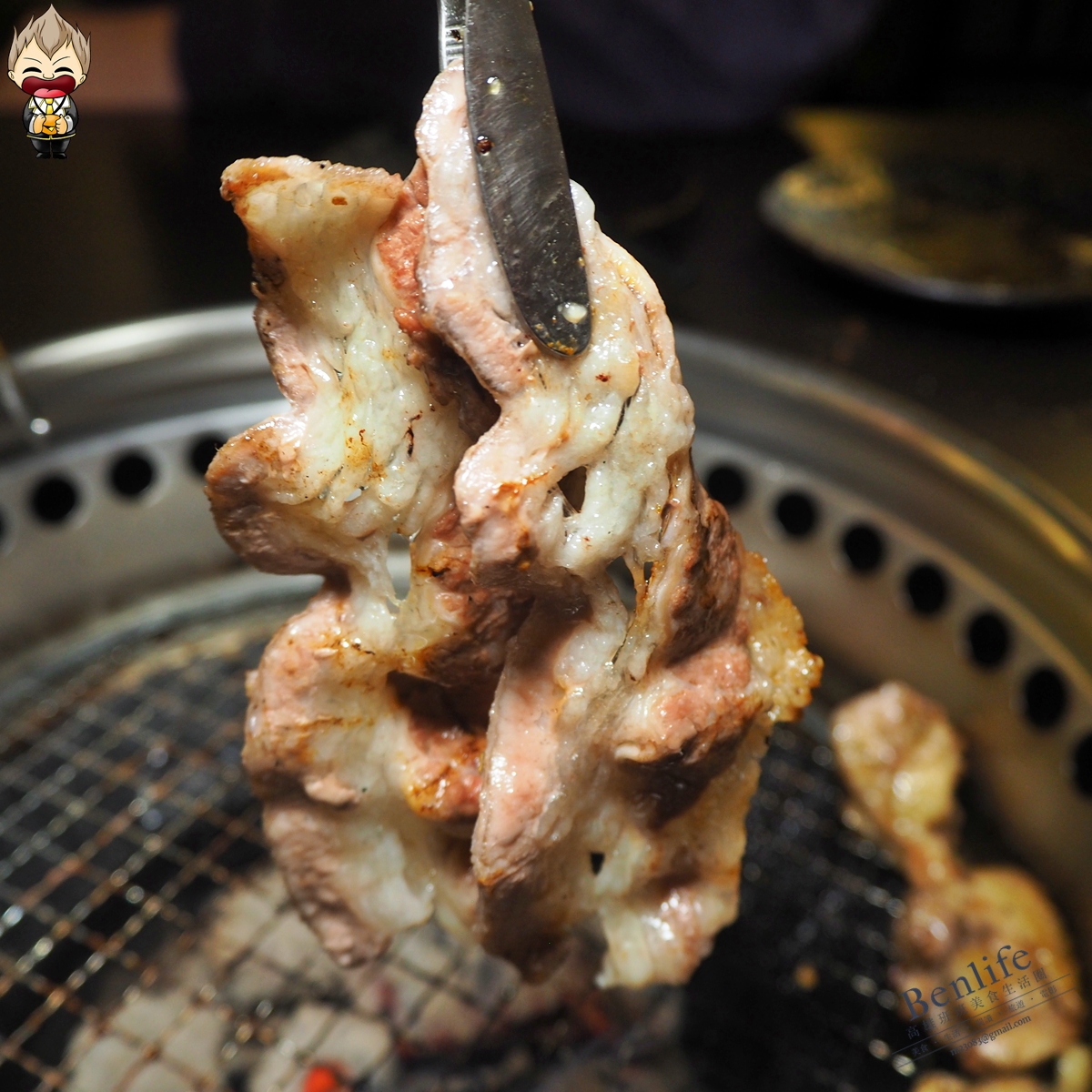 【高雄美食】雷神百元燒肉 無煙炭烤專門店 瑞隆路一級戰區之中一個人也能吃的燒肉店 兩人套餐划算不破費 肉品品質都在水準之上