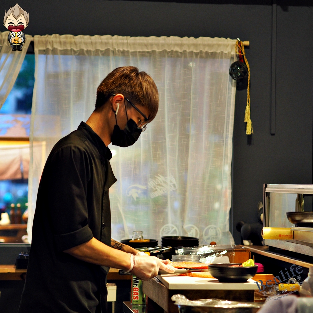 【高雄美食】千捲手作壽司 近苓雅市場的平價海鮮丼飯 不用250元就能吃到炙燒鮭魚親子丼