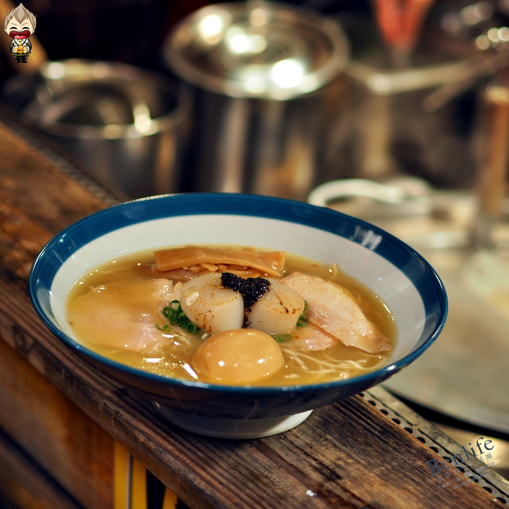 【高雄美食】幸花雞白湯拉麵專門店高雄仁愛店 松露干貝拉麵、青醬中卷拉麵全新上市 屋台風彷彿置身福岡街頭 日本人都愛的擔擔麵也不容錯過