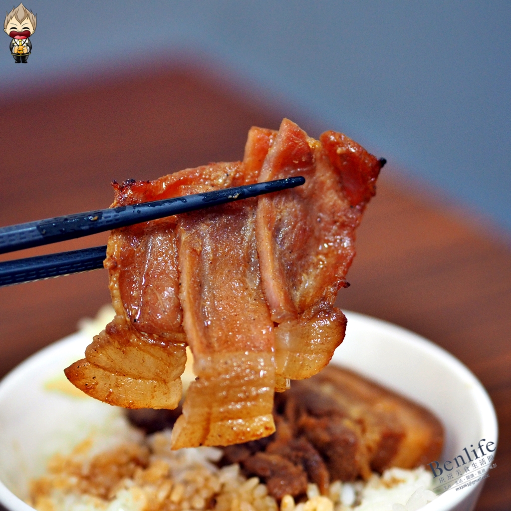 【高雄美食】博義師燒肉飯 特殊設計烤爐讓燒肉飄香超過50年 從早上就能吃到澎湃的傳統美味 不留意就會點整桌小菜