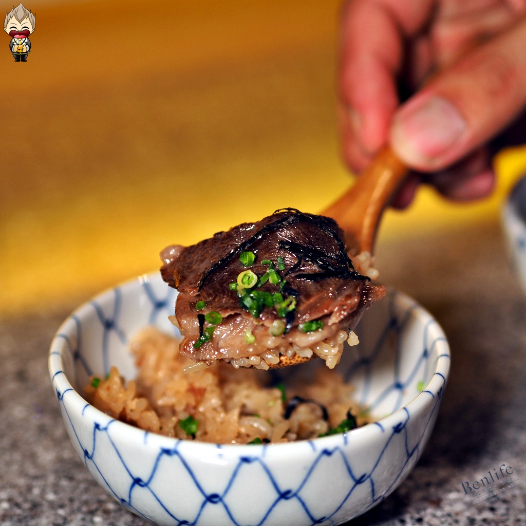 【高雄美食】覓奇頂級日式燒肉 隱私性十足的實木用餐環境 師傅代烤服務不加價 吃牛不吃牛都可以開心的飽餐一頓 近輕軌旅運中心站